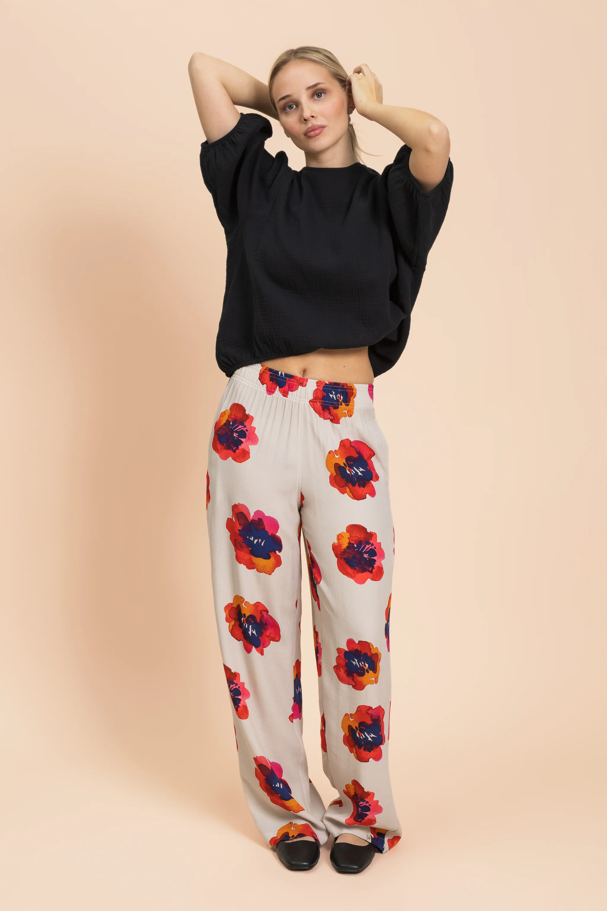 Cropped Blouse, Black - Image 6